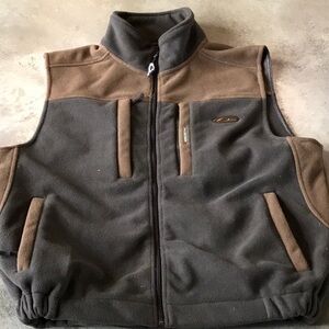 Drake Men’s Medium Vest.